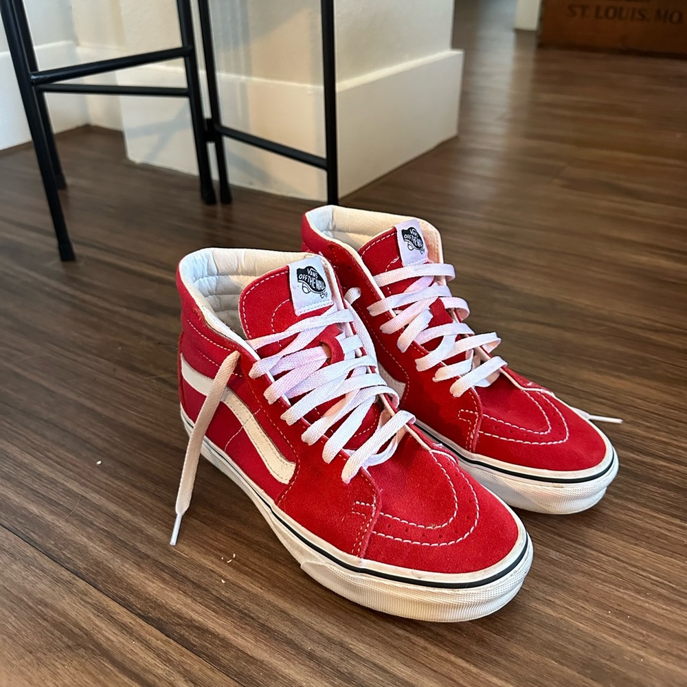 VANS - Size 7 Women’s